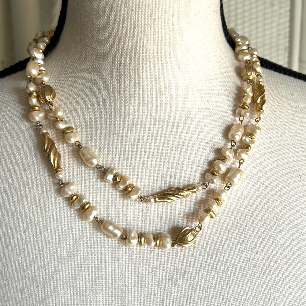 Vintage Liz Claiborne Pearl Necklace Gold Beads 38” Coastal Shell Charm 90s - Picture 7 of 16